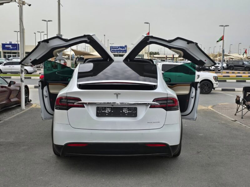 2020 Tesla Model X Luxury SUV with Falcon Wing Doors Electric Vehicle White Beige