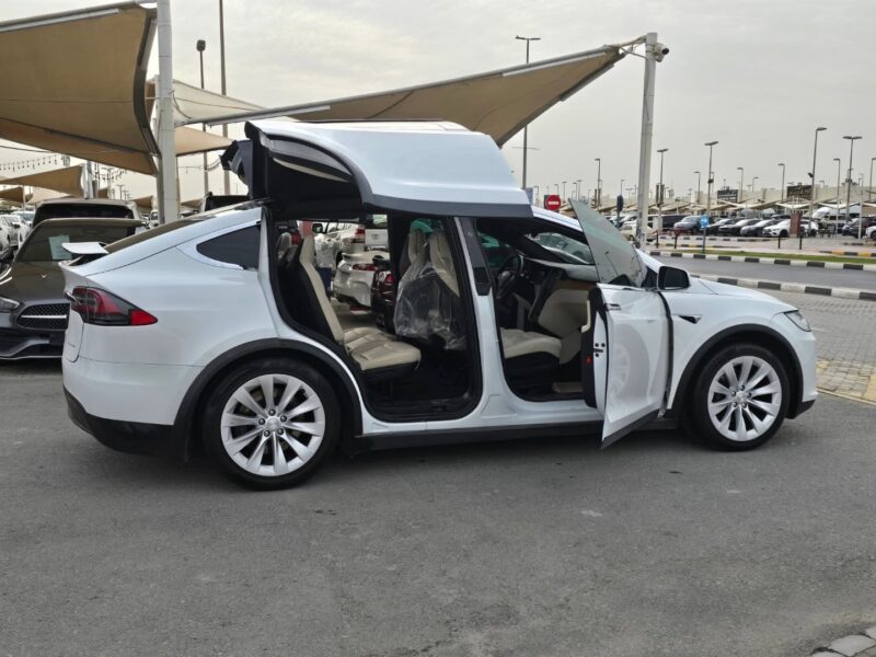 2020 Tesla Model X Luxury SUV with Falcon Wing Doors Electric Vehicle White Beige