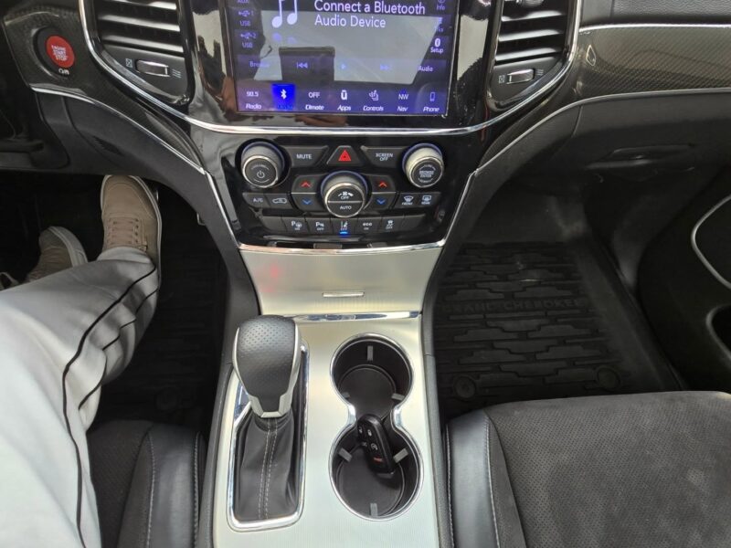 2019 Jeep Grand Cherokee SRT 6.4 Liters V8 Petrol Engine Grey Black SUV Full Specifications