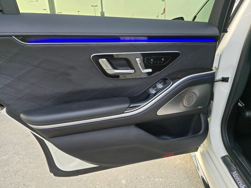 2021 Mercedes-Benz S500 4MATIC 3.0-liter Turbocharged inline-6 Engine White Black Sedan