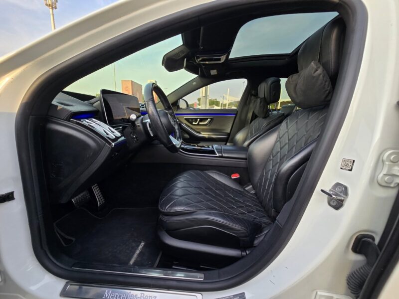 2021 Mercedes-Benz S500 4MATIC 3.0-liter Turbocharged inline-6 Engine White Black Sedan