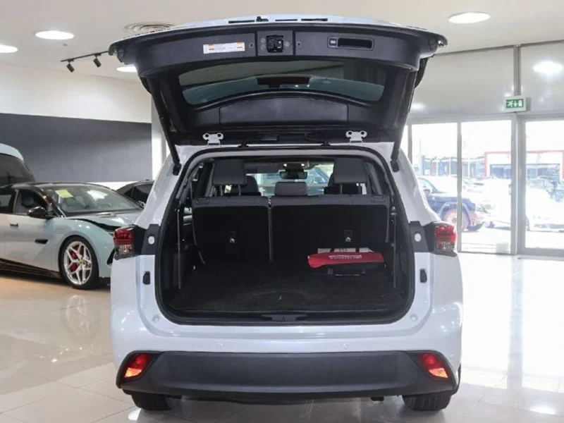 2022 Toyota Highlander GLE 2.5L 4 Cylinders Hybrid AWD White Grey SUV GCC Specs