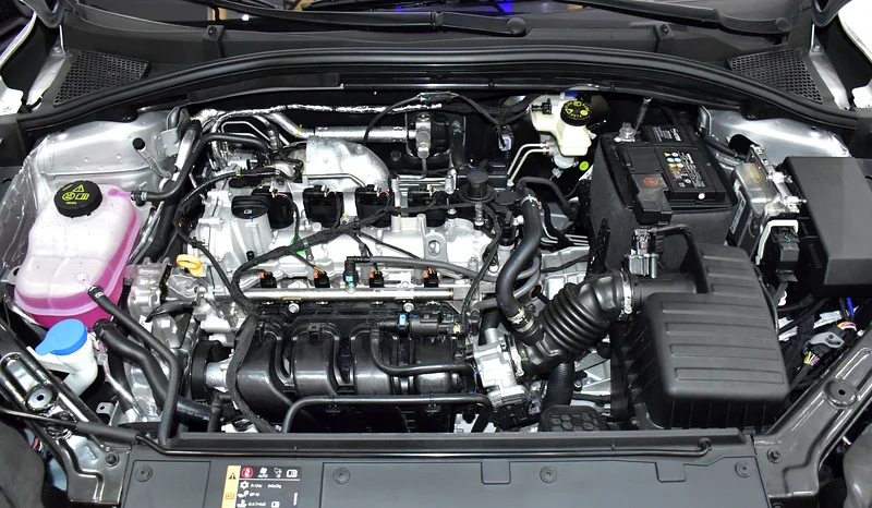 2026 MG MG5 Comfort 4 Cylinder petrol Engine Silver Black Sedan GCC Specs