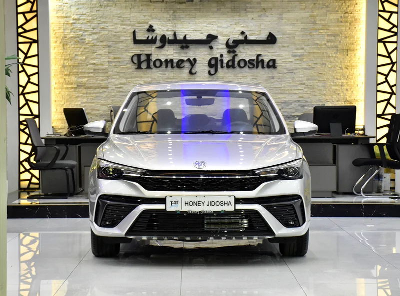 2026 MG MG5 Comfort 4 Cylinder petrol Engine Silver Black Sedan GCC Specs