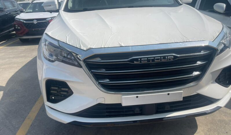 2024 Jetour X70 1.5L Turbocharged 4-cylinder Petrol Engine White Tan Midsize SUV