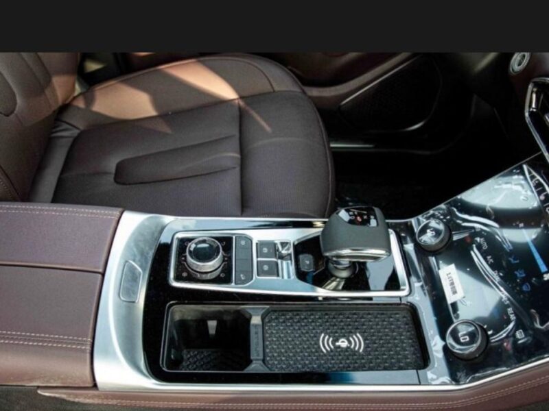 2024 Jetour X90 2.0-litre Turbocharged 4 Cylinders Petrol Engine Black Brown SUV FWD