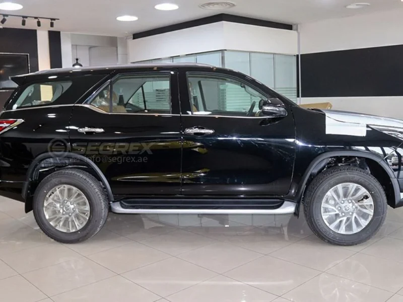2025 Toyota Fortuner 4.0L 6 Cylinder Petrol Engine 4WD Black Beige SUV GCC Specs
