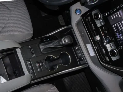 2022 Toyota Highlander GLE 2.5L 4 Cylinders Hybrid AWD White Grey SUV GCC Specs