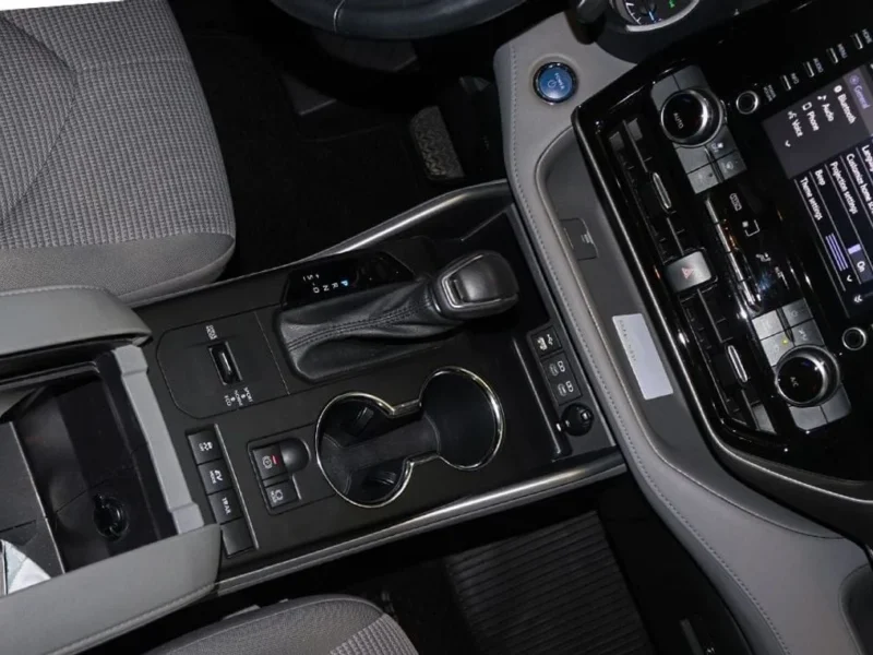 2022 Toyota Highlander GLE 2.5L 4 Cylinders Hybrid AWD White Grey SUV GCC Specs