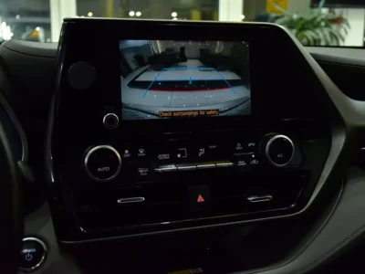 2023 Toyota Highlander Other 4 Cylinder Hybrid Engine White Grey SUV GCC Specs