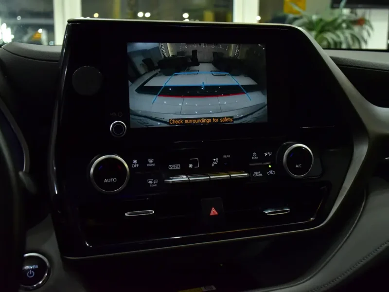 2023 Toyota Highlander Other 4 Cylinder Hybrid Engine White Grey SUV GCC Specs