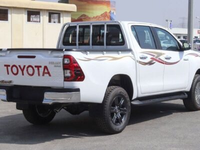 2026 Toyota Hilux DC 2.7L 4 Cylinders Petrol Engine 4WD MT White Maroon Pick Up Truck