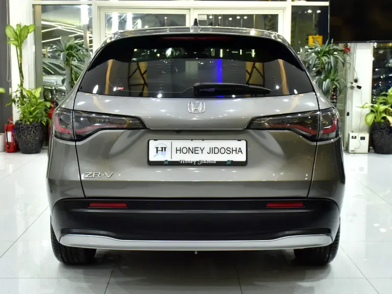 2023 Honda ZR-V EX 4 Cylinder Petrol Engine Grey Beige Crossover GCC Specs