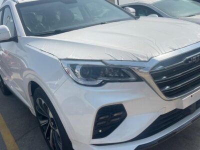 2024 Jetour X70 1.5L Turbocharged 4-cylinder Petrol Engine White Tan Midsize SUV