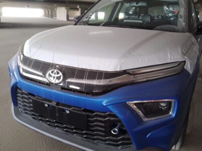 2024 Toyota Urban Cruiser 1.5-litre 4-cylinder Petrol Engine Blue Brown Compact SUV