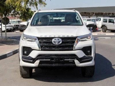 2025 Toyota Fortuner 4.0L 6 Cylinder Petrol Engine 4WD White Beige SUV GCC Specs