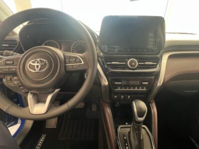 2024 Toyota Urban Cruiser 1.5-litre 4-cylinder Petrol Engine Blue Brown Compact SUV