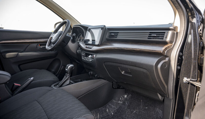 2024 Toyota Rumion 1.5-liter 4-cylinder Petrol Engine Black MPV FWD