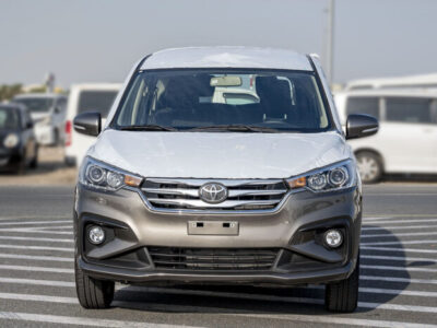 2024 Toyota Rumion 1.5-liter 4-cylinder Petrol Engine Gold Black MPV FWD