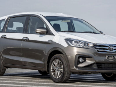 2024 Toyota Rumion 1.5-liter 4-cylinder Petrol Engine Gold Black MPV FWD