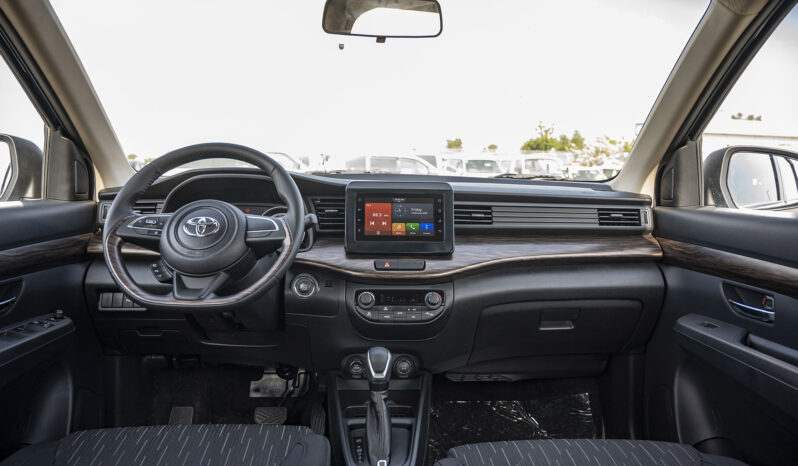 2024 Toyota Rumion 1.5-liter 4-cylinder Petrol Engine Gold Black MPV FWD