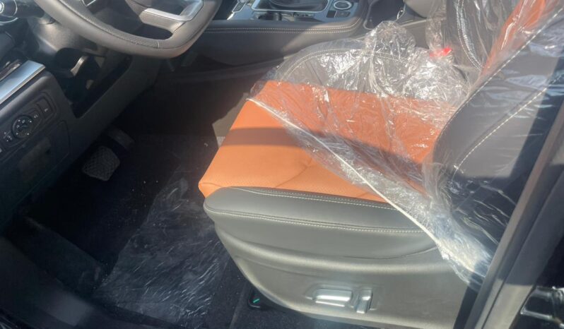 2024 Jetour X70 1.5L Turbocharged 4-cylinder Petrol Engine Grey Tan Midsize SUV