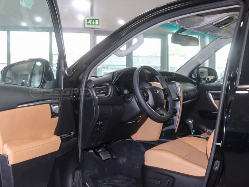 2025 Toyota Fortuner 4.0L 6 Cylinder Petrol Engine 4WD Black Beige SUV GCC Specs