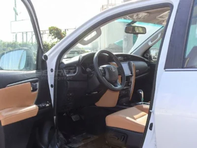2025 Toyota Fortuner 4.0L 6 Cylinder Petrol Engine 4WD White Beige SUV GCC Specs