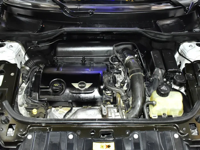 2013 MINI Paceman Cooper S 4 Cylinder Petrol Engine White Brown Hatchback GCC