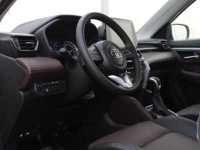 2024 Toyota Urban Cruiser 1.5-litre 4-cylinder Petrol Engine White Brown Compact SUV