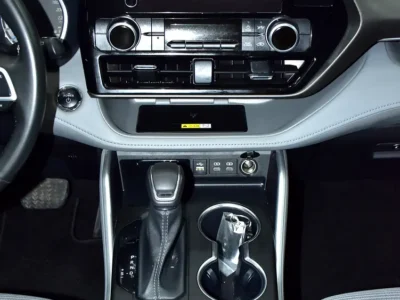 2023 Toyota Highlander Other 4 Cylinder Hybrid Engine White Grey SUV GCC Specs