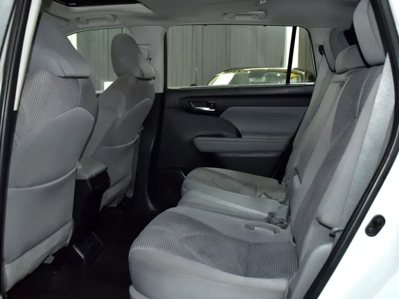 2023 Toyota Highlander Other 4 Cylinder Hybrid Engine White Grey SUV GCC Specs