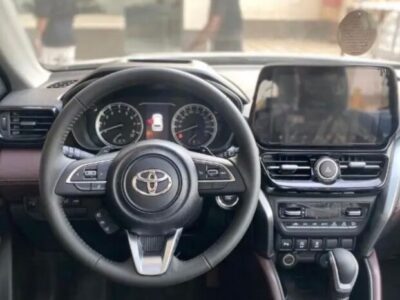2024 Toyota Urban Cruiser 1.5-litre 4-cylinder Petrol Engine Silver Brown Compact SUV
