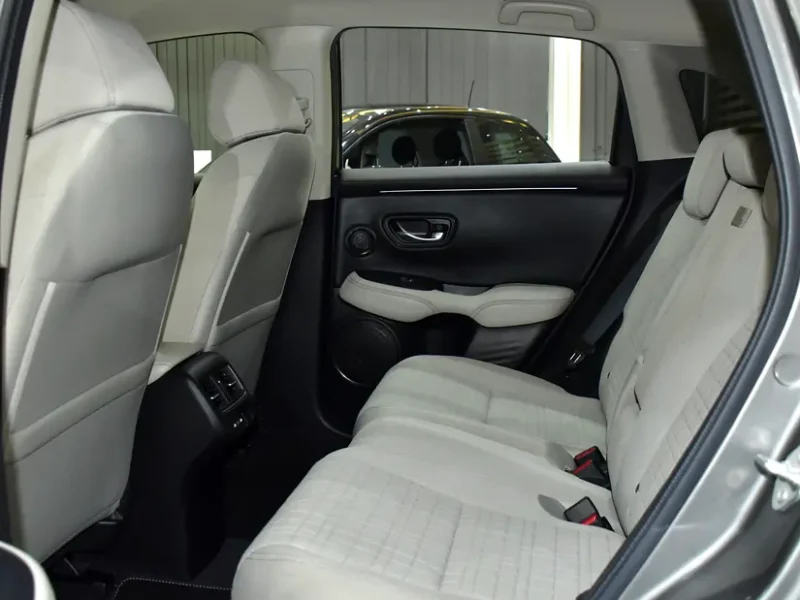 2023 Honda ZR-V EX 4 Cylinder Petrol Engine Grey Beige Crossover GCC Specs