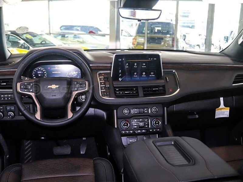 2023 Chevrolet Suburban High Country 6.2L 8 Cylinders Petrol AWD Silver Black SUV