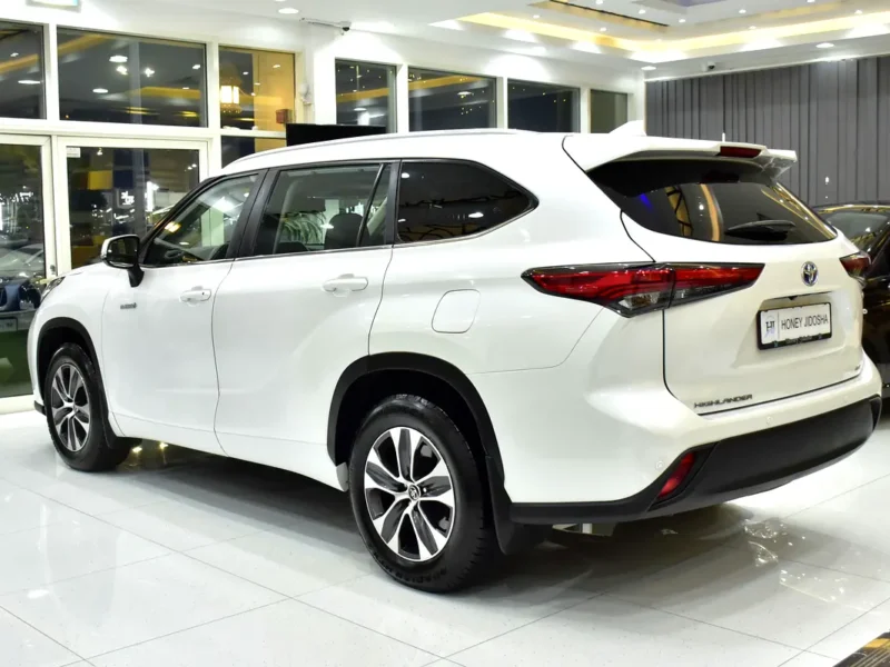 2023 Toyota Highlander Other 4 Cylinder Hybrid Engine White Grey SUV GCC Specs