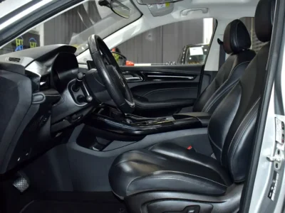 2025 MG MG5 Luxury 4 Cylinders Petrol Engine Silver Black GCC Specs Automatic