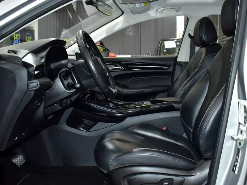 2025 MG MG5 Luxury 4 Cylinders Petrol Engine Silver Black GCC Specs Automatic