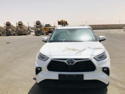 2023 Toyota Highlander Hybrid 2.5-liter 4 Cylinder Engine White Beige SUV AWD