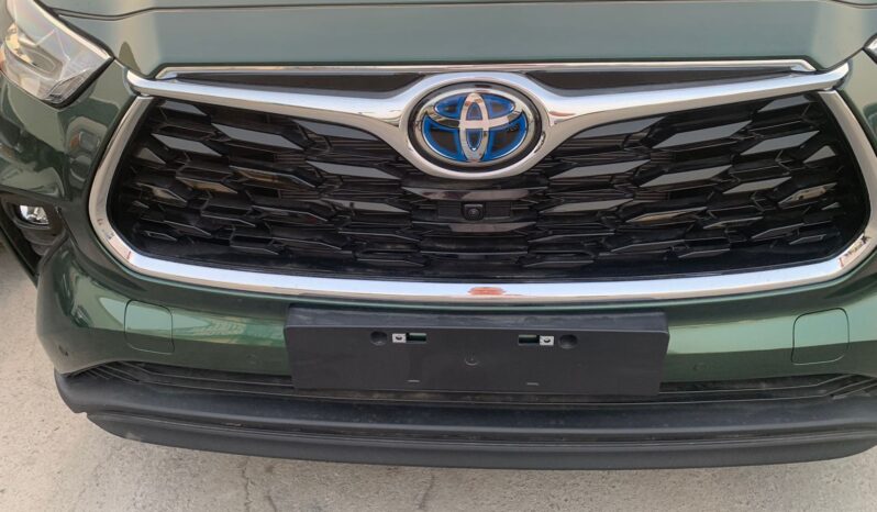 2024 Toyota Highlander Hybrid 2.5-liter 4 Cylinder Engine Green Beige SUV AWD