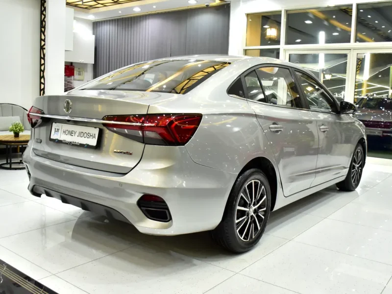 2025 MG MG5 Luxury 4 Cylinders Petrol Engine Silver Black GCC Specs Automatic