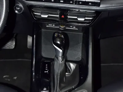 2025 MG MG5 Luxury 4 Cylinders Petrol Engine Silver Black GCC Specs Automatic