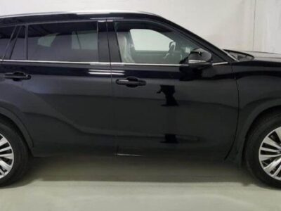 2023 Toyota Highlander Hybrid 2.5-liter 4 Cylinder Engine Black Tan SUV AWD