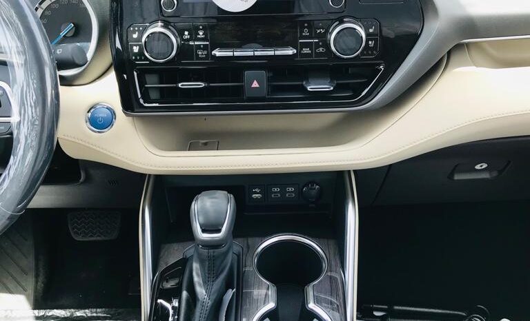 2023 Toyota Highlander Hybrid 2.5-liter 4 Cylinder Engine White Beige SUV AWD