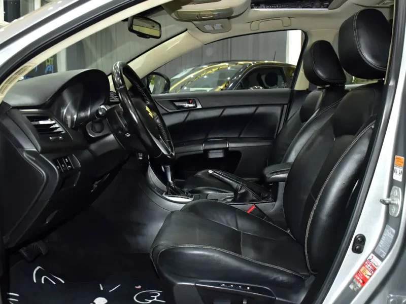 2014 Suzuki Kizashi Sport 4 Cylinders Petrol Engine Silver Black Sedan GCC Specs