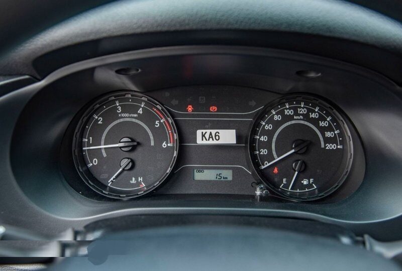 2022 Toyota Hilux 2.4 Mid Option 4 Cylinder 2.4-liter Diesel White Red Pickup Truck