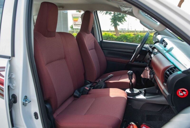 2022 Toyota Hilux 2.4 Mid Option 4 Cylinder 2.4-liter Diesel White Red Pickup Truck