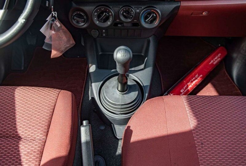 2022 Toyota Hilux 2.4 Mid Option 4 Cylinder 2.4-liter Diesel White Red Pickup Truck