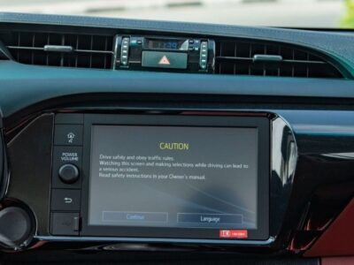 2022 Toyota Hilux 2.4 Mid Option 4 Cylinder 2.4-liter Diesel White Red Pickup Truck