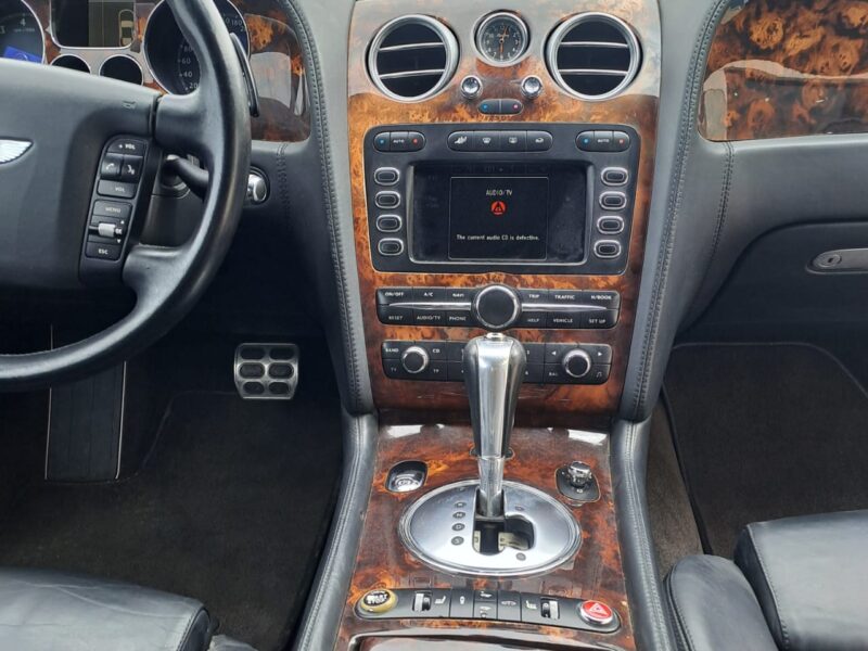 2005 Bentley Continental GT 6.0 Litres W12 Cylinder White Black Coupe